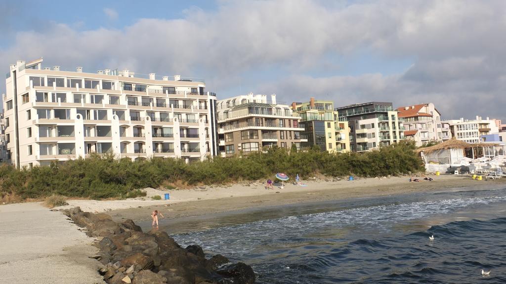 Golden Sea View Apartments Поморие Экстерьер фото