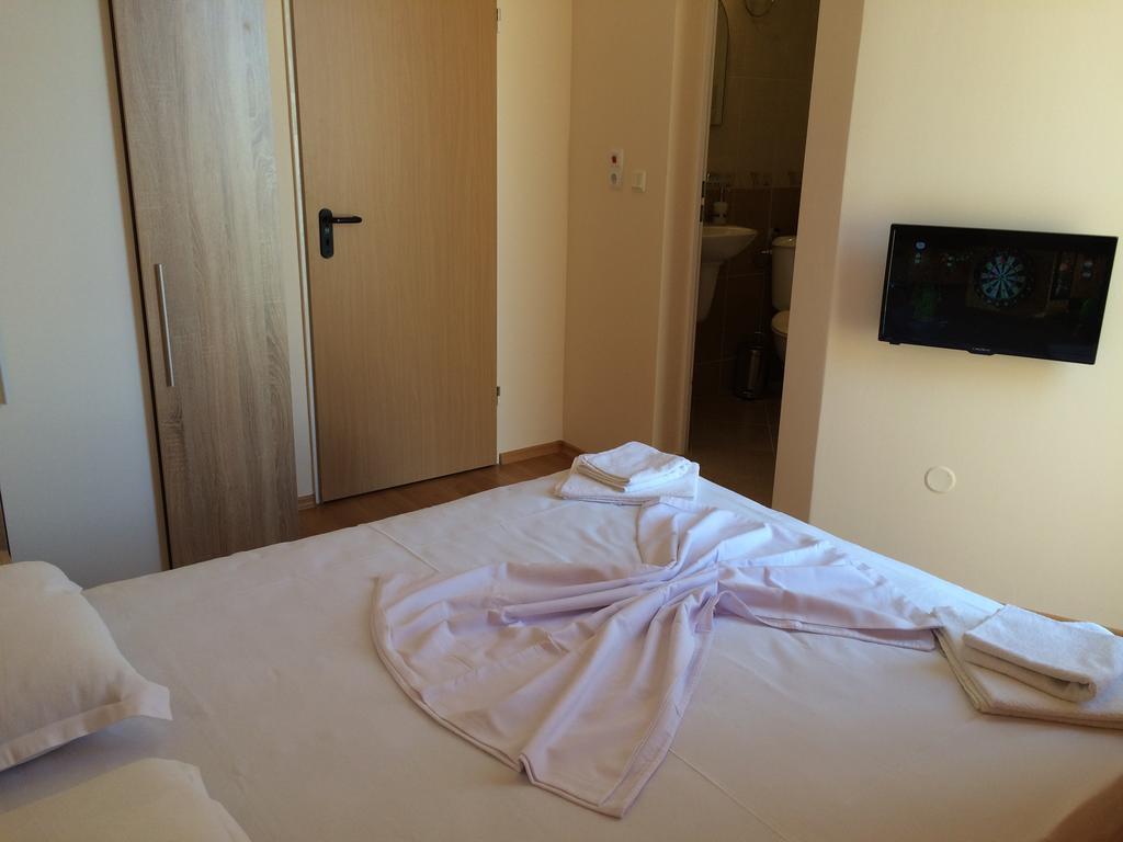 Golden Sea View Apartments Поморие Экстерьер фото