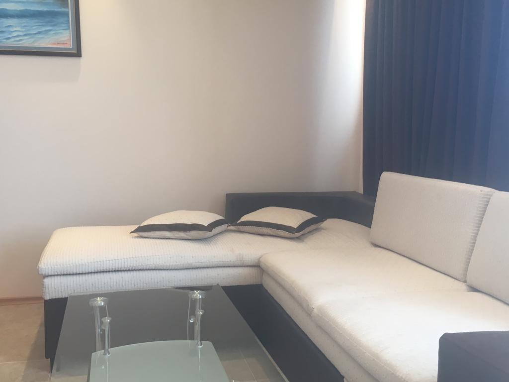 Golden Sea View Apartments Поморие Экстерьер фото