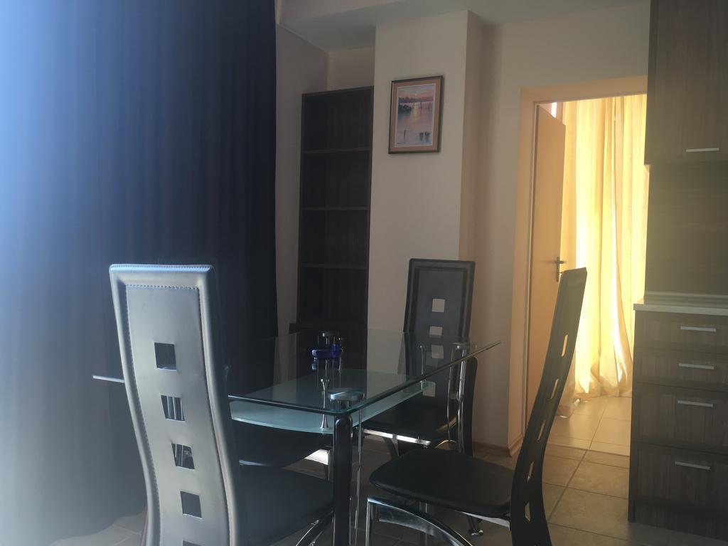 Golden Sea View Apartments Поморие Экстерьер фото